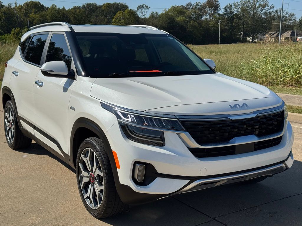 2023 Kia Seltos SX's photo