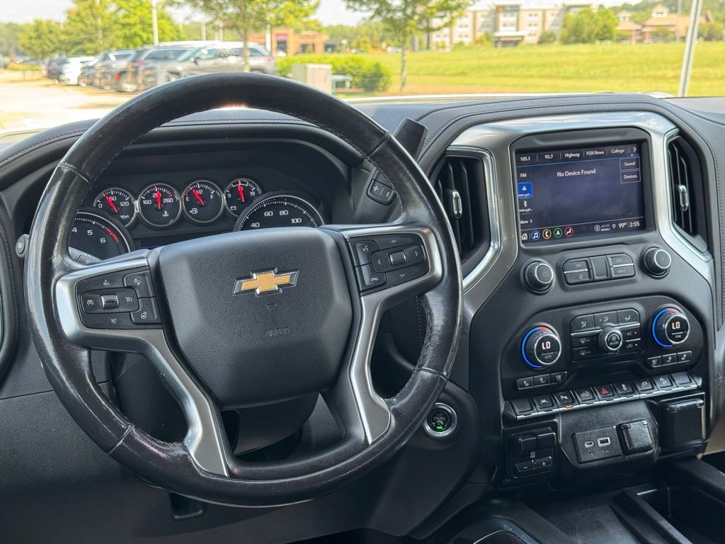 2022 Chevrolet Silverado 1500 LTZ photo 3