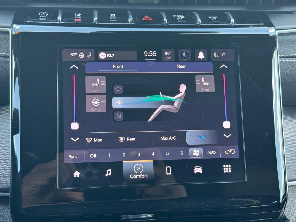 2023 Jeep Grand Cherokee Altitude photo 3