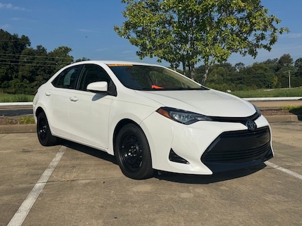 2017 Toyota Corolla LE Sedan