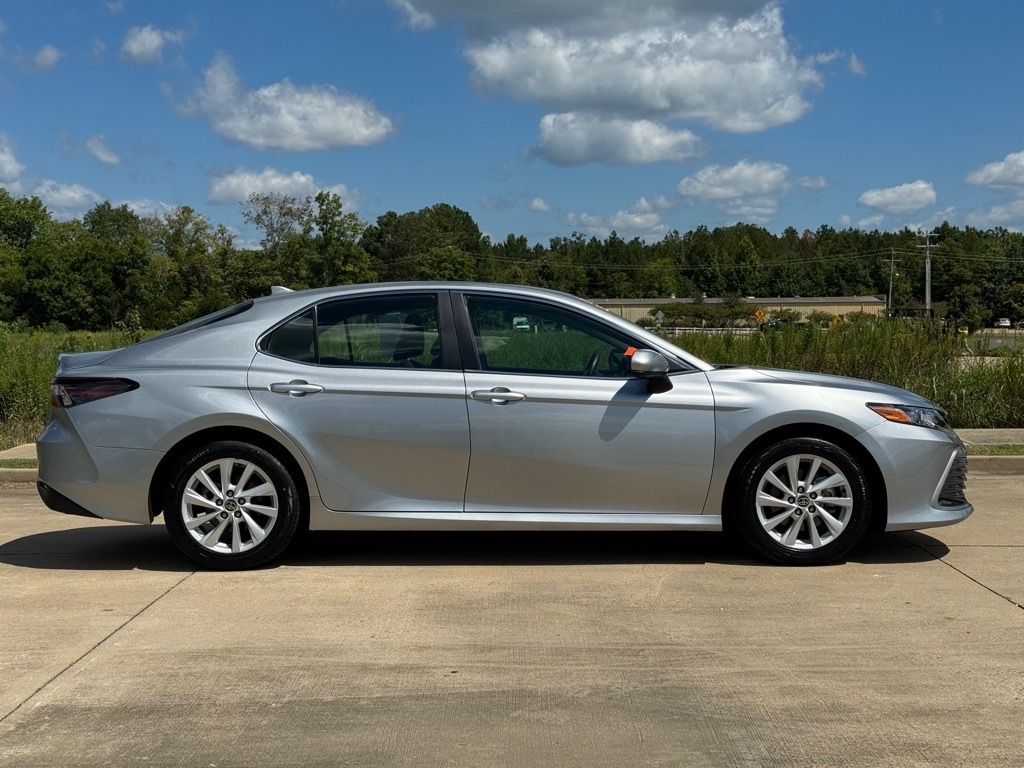 Used 2022 Toyota Camry LE with VIN 4T1C11AK6NU634408 for sale in Starkville, MS