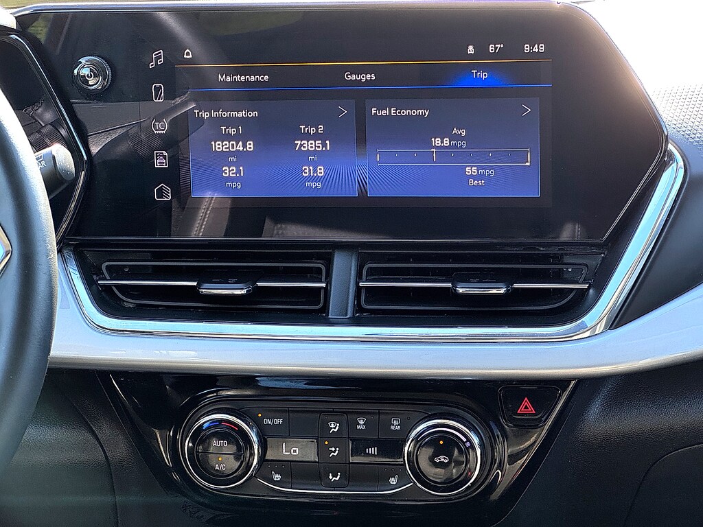 Used 2025 Chevrolet Trax FWD LT