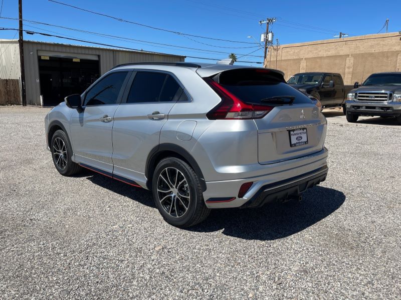 2022 Mitsubishi Eclipse Cross SE Special Edition photo 3