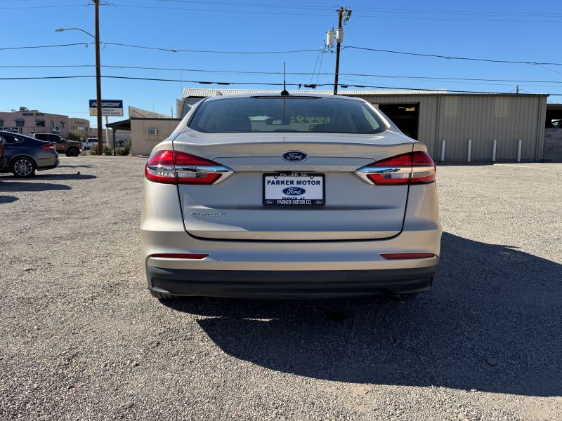 2019 Ford Fusion S photo 3