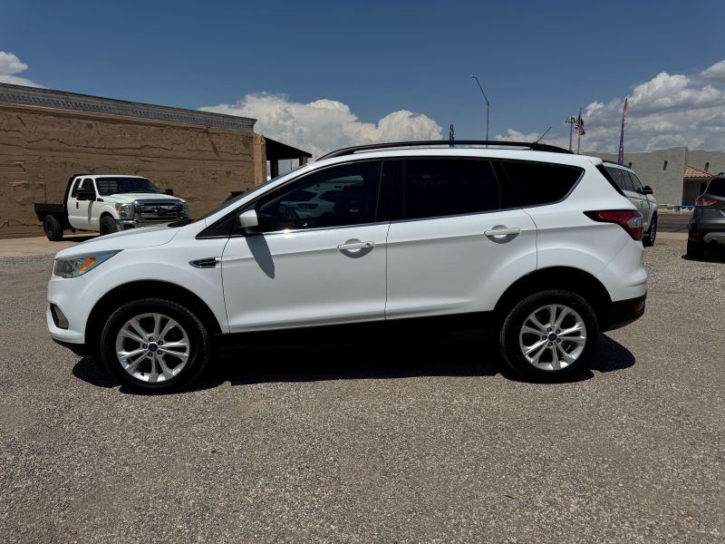 Used 2017 Ford Escape SE with VIN 1FMCU0GD5HUE88579 for sale in Parker, AZ