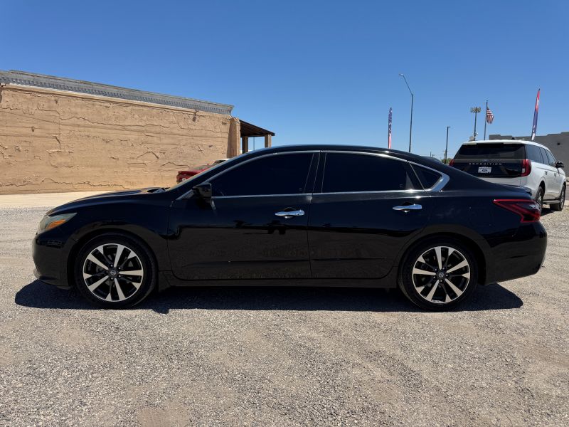 Used 2017 Nissan Altima SR with VIN 1N4AL3AP2HN324659 for sale in Parker, AZ