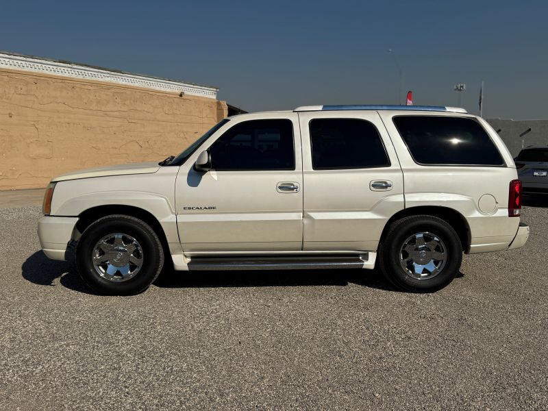 Used 2004 Cadillac Escalade Base with VIN 1GYEC63TX4R141532 for sale in Parker, AZ