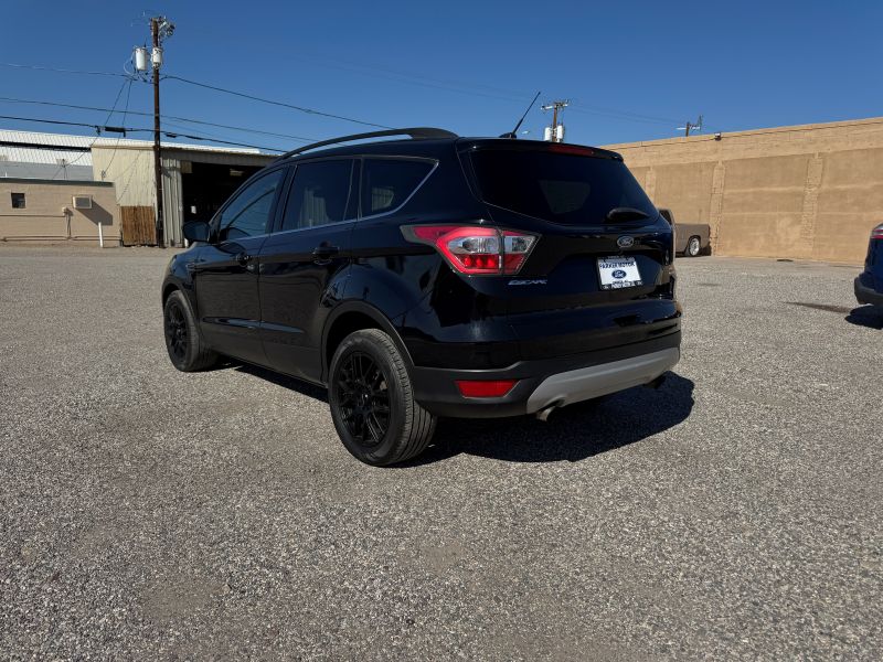 2017 Ford Escape SE photo 2