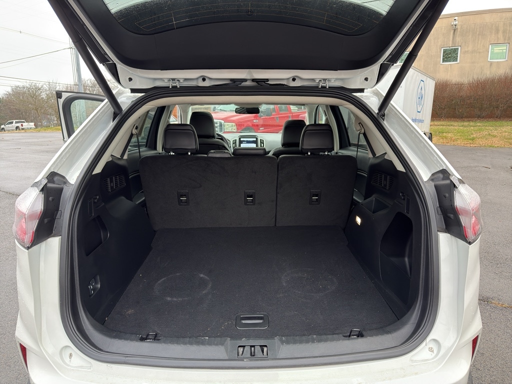 Used 2024 Ford Edge SEL Sport Utility