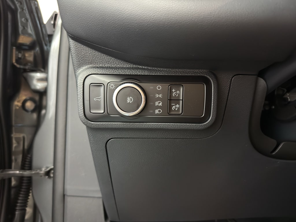 2026 Ford Explorer ST-Line - Photo 13