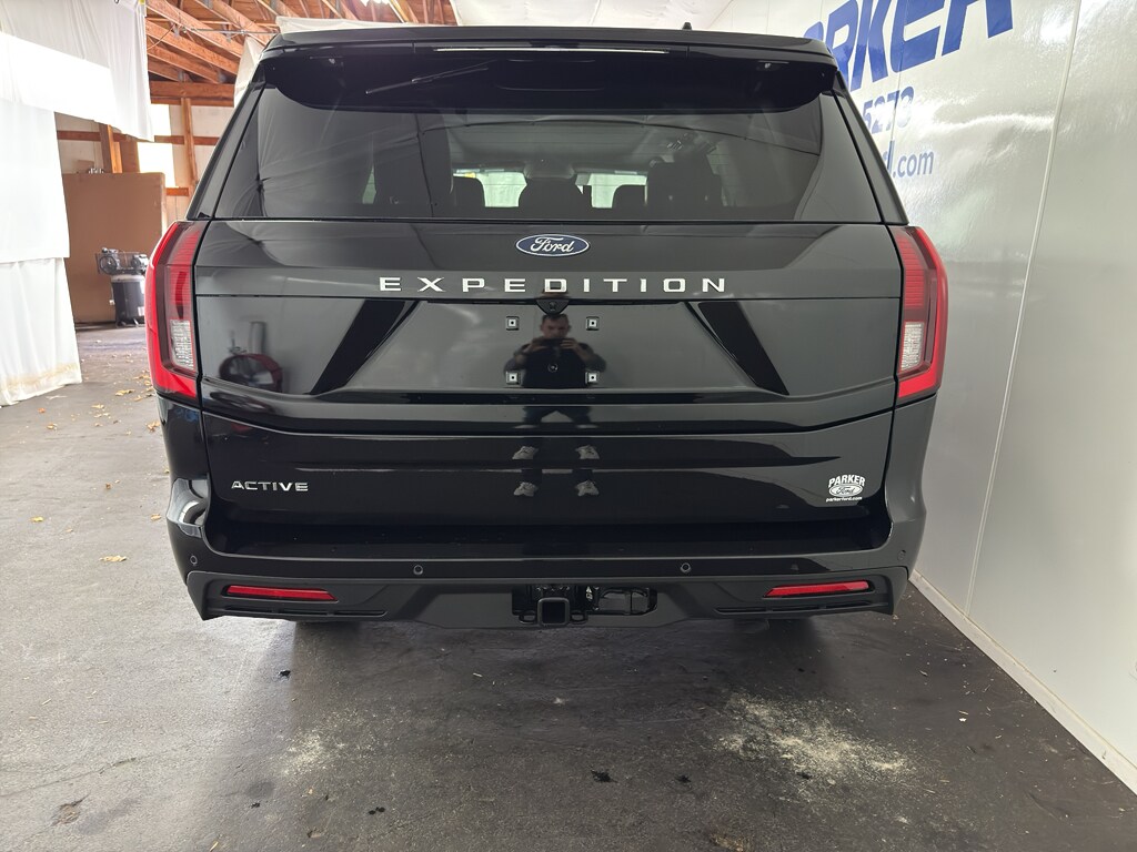 2025 Ford Expedition photo 4