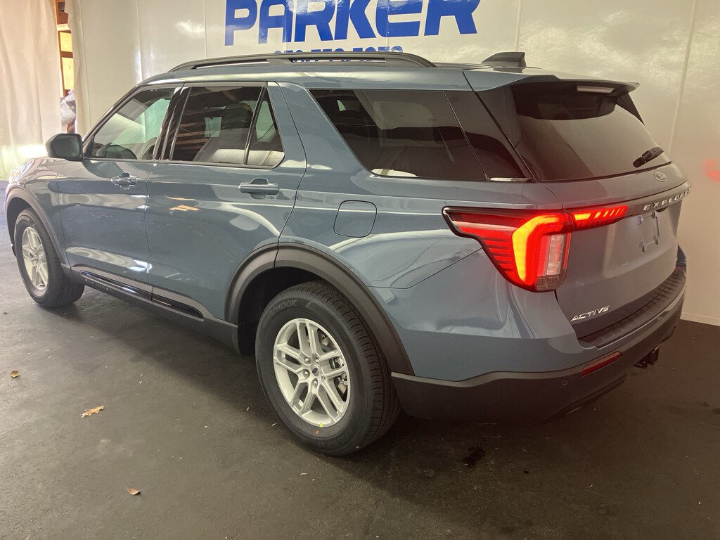 2026 Ford Explorer photo 2