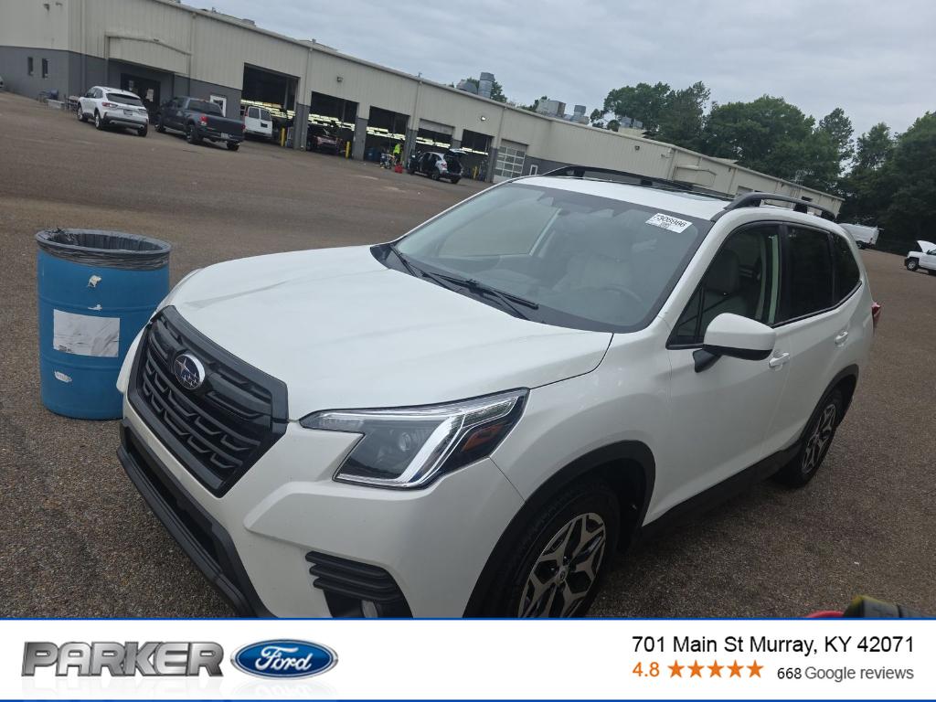 2023 Subaru Forester Premium's photo