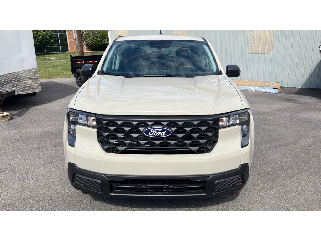 2025 Ford Maverick XL photo 2