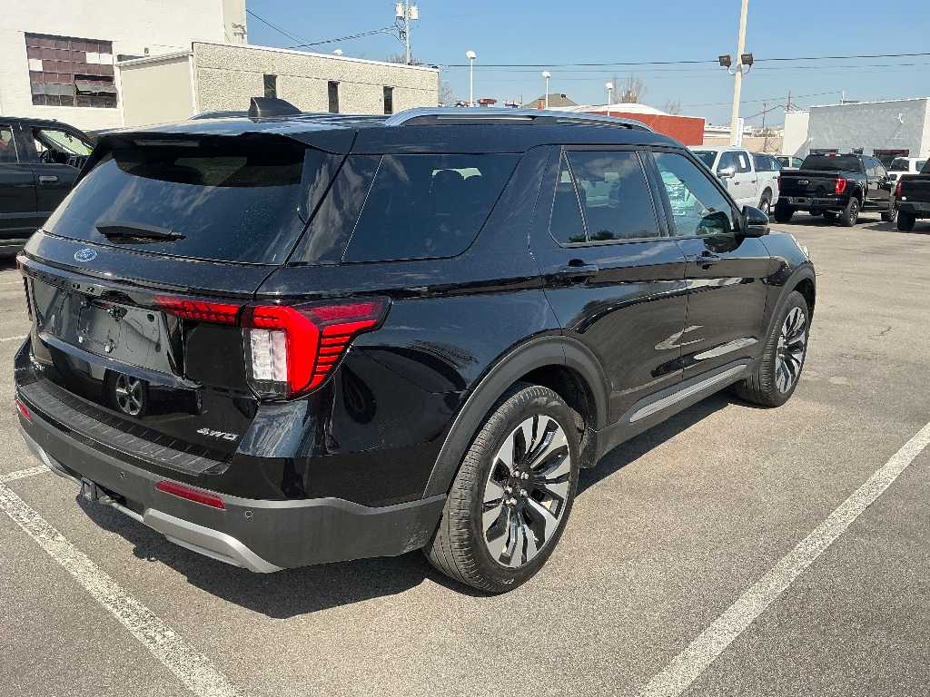 2025 Ford Explorer Platinum - Photo 4