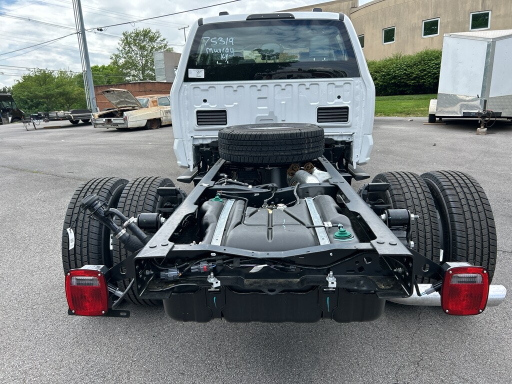 2025 Ford F-350 XL photo 4