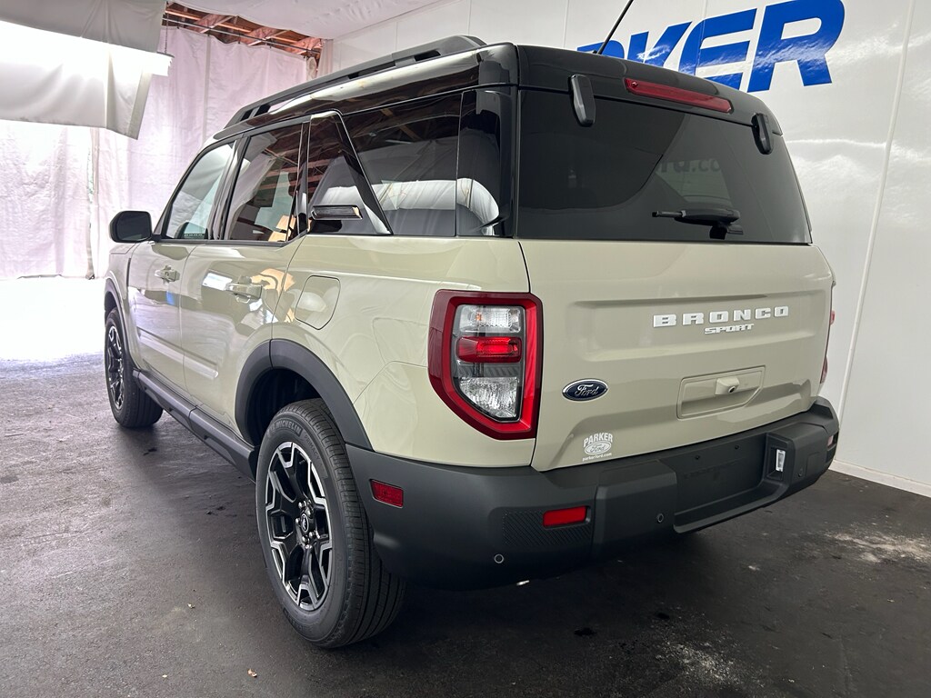 2025 Ford Bronco Sport Outer Banks photo 2