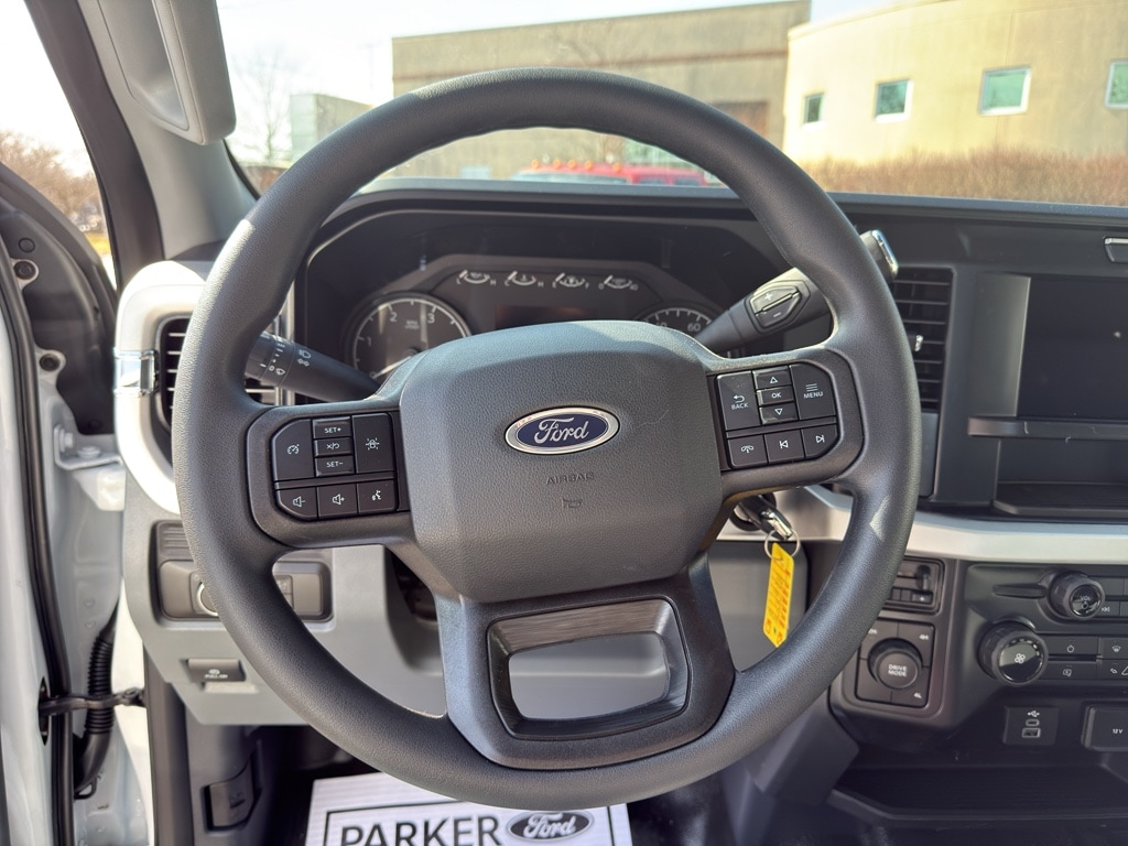 2026 Ford F-450 Super Duty Chassis Cab XL - Photo 9