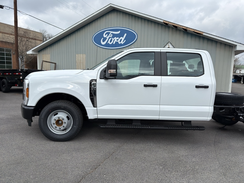 New 2026 Ford F-350 XL Crew Cab