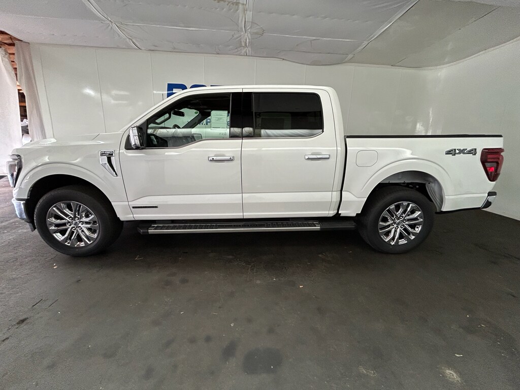 2025 Ford F-150 Lariat photo 2