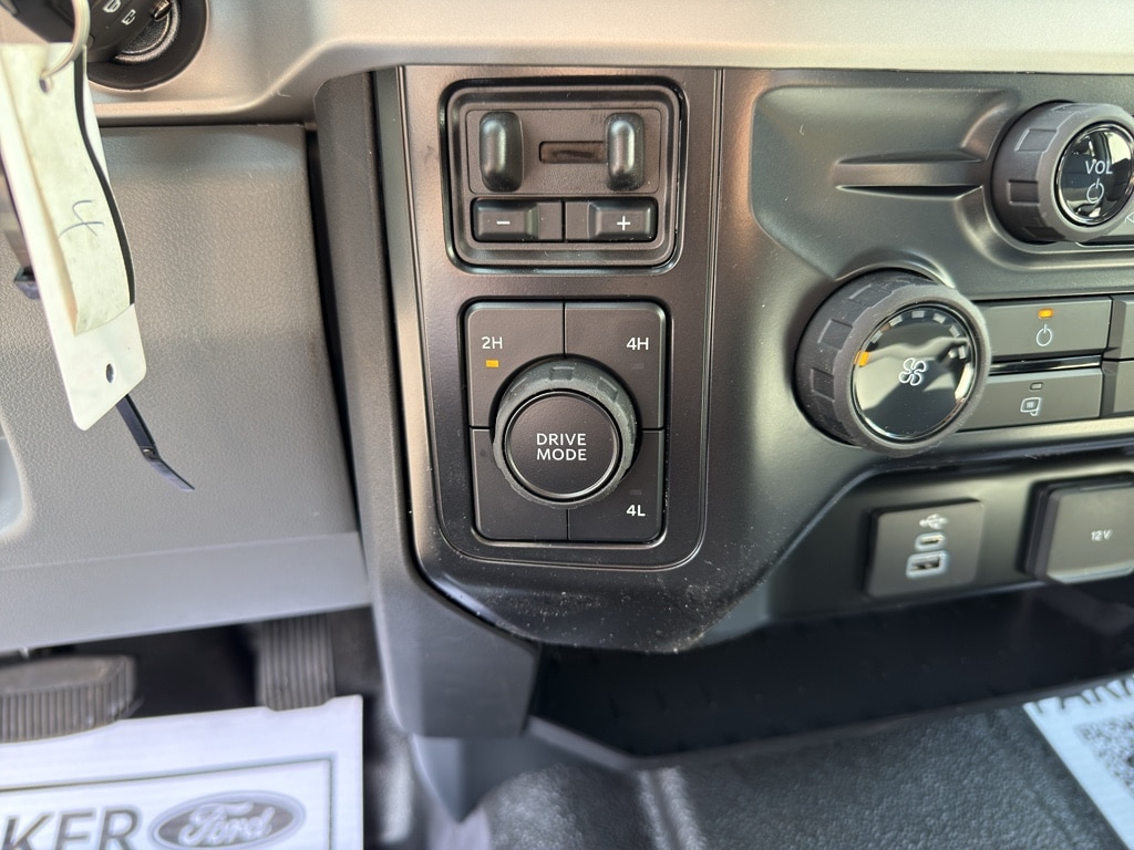 2026 Ford F-350 Super Duty Chassis Cab XL - Photo 12