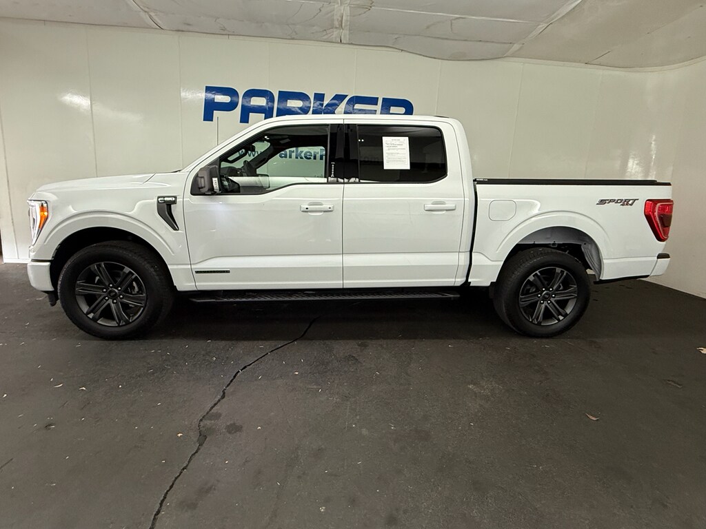 2023 Ford F-150 XLT photo 2