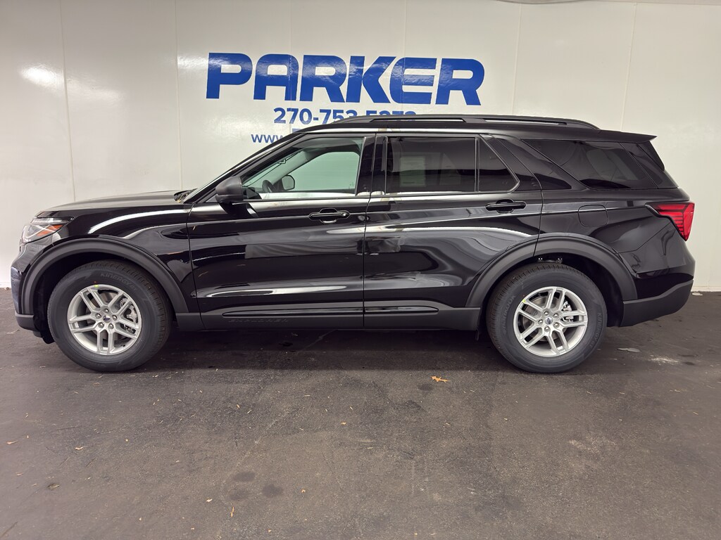 2026 Ford Explorer photo 2