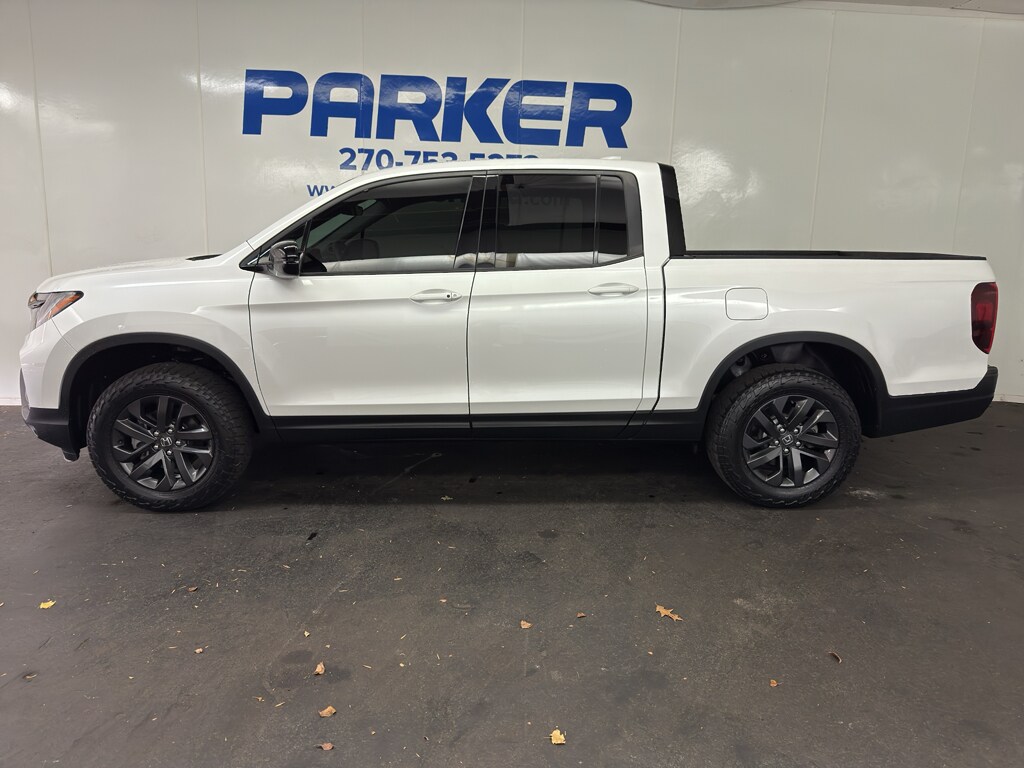 2021 Honda Ridgeline Sport photo 3