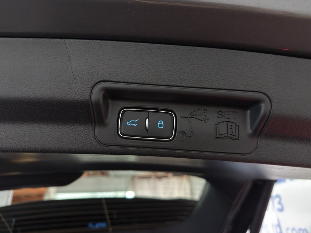 2026 Ford Explorer ST-Line - Photo 24