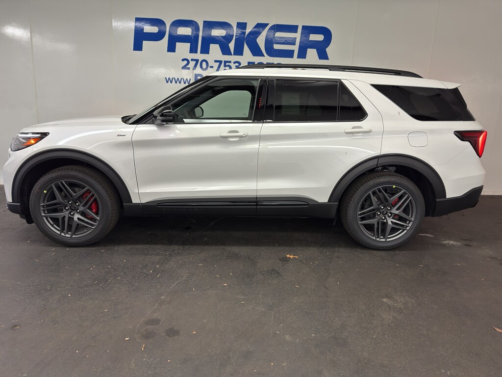 2026 Ford Explorer ST-Line photo 2