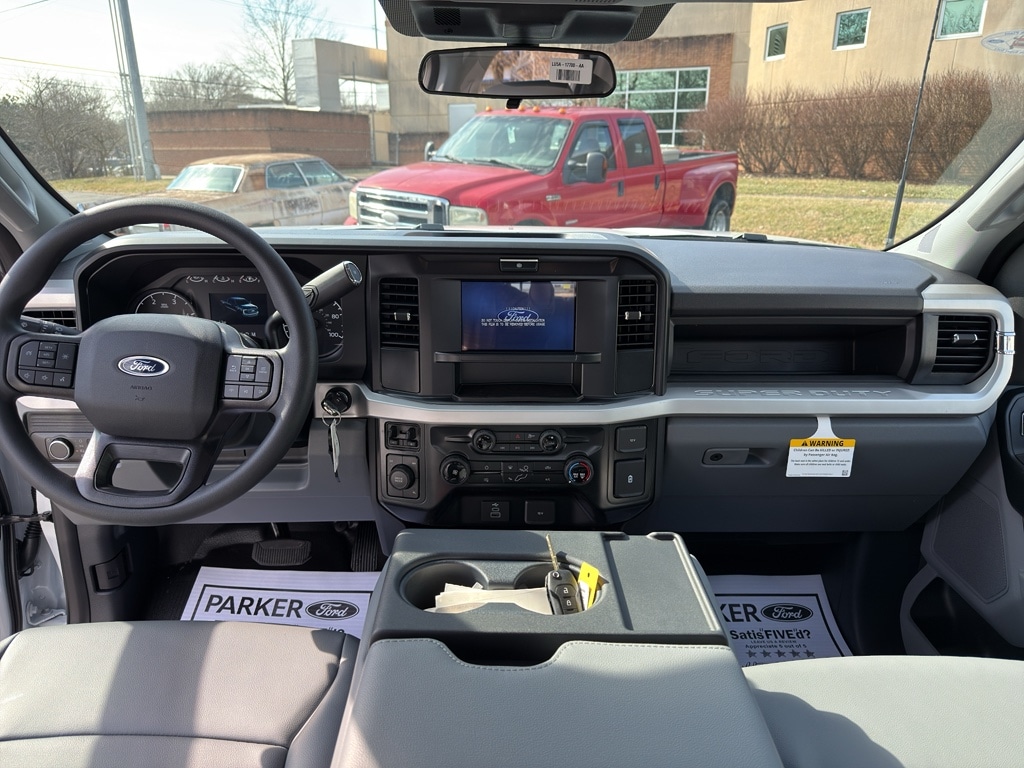 2026 Ford F-350 Super Duty Chassis Cab XL - Photo 7