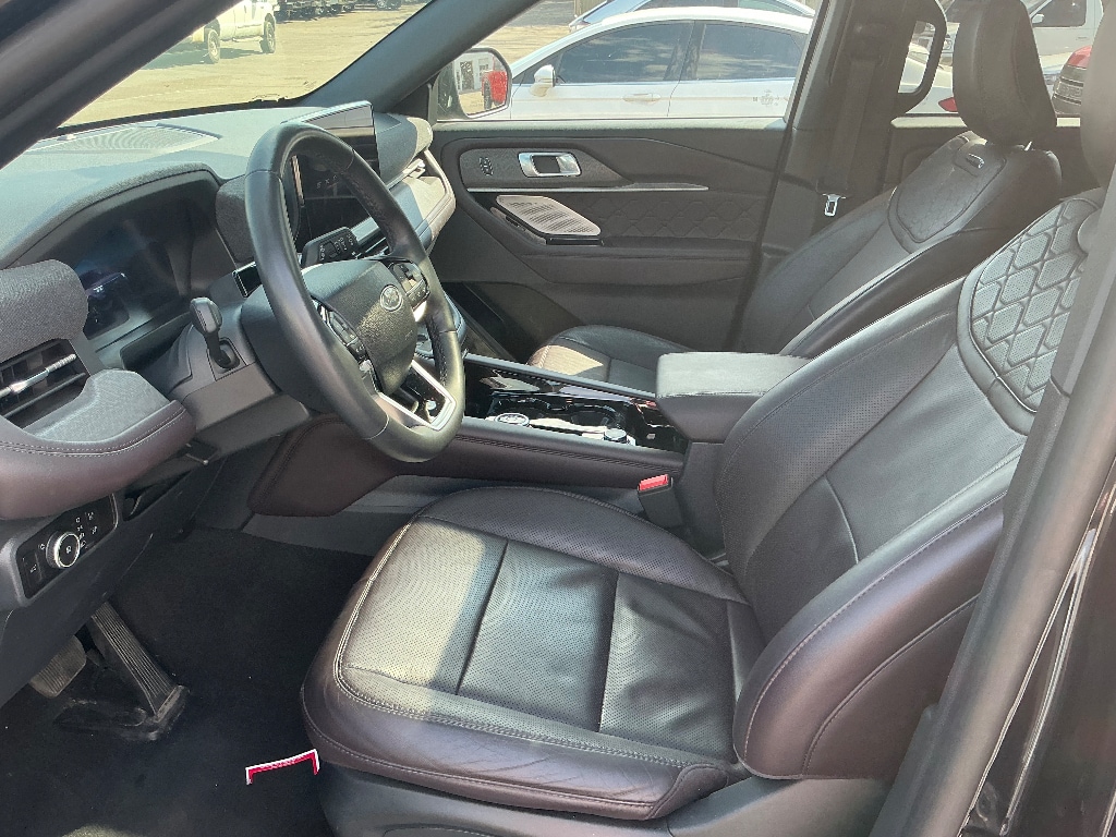 2025 Ford Explorer Platinum - Photo 5
