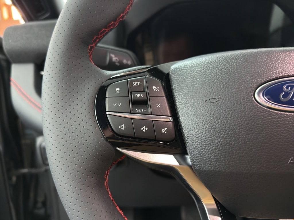 2026 Ford Explorer ST-Line - Photo 14