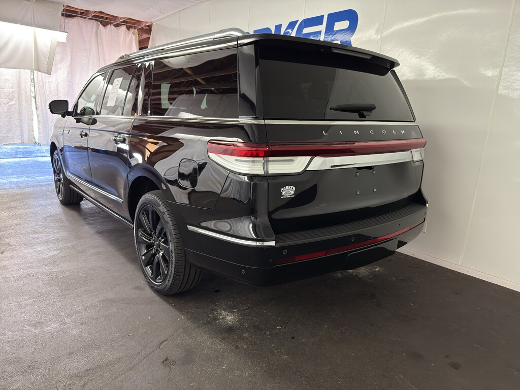 2023 Lincoln Navigator L Reserve photo 3