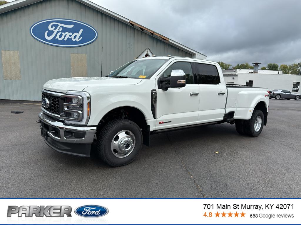 2025 Ford F-350 Super Duty Lariat's photo