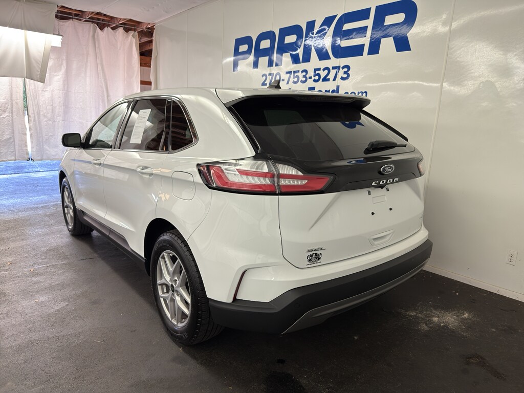 2024 Ford Edge SEL photo 3