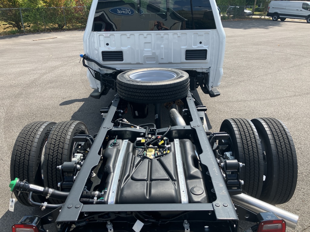 2026 Ford F-450 Super Duty Chassis Cab XL - Photo 11