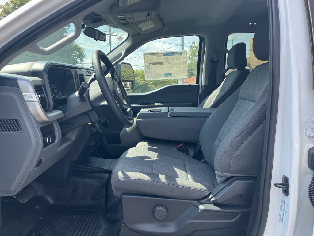 2026 Ford F-450 Super Duty Chassis Cab XL - Photo 12