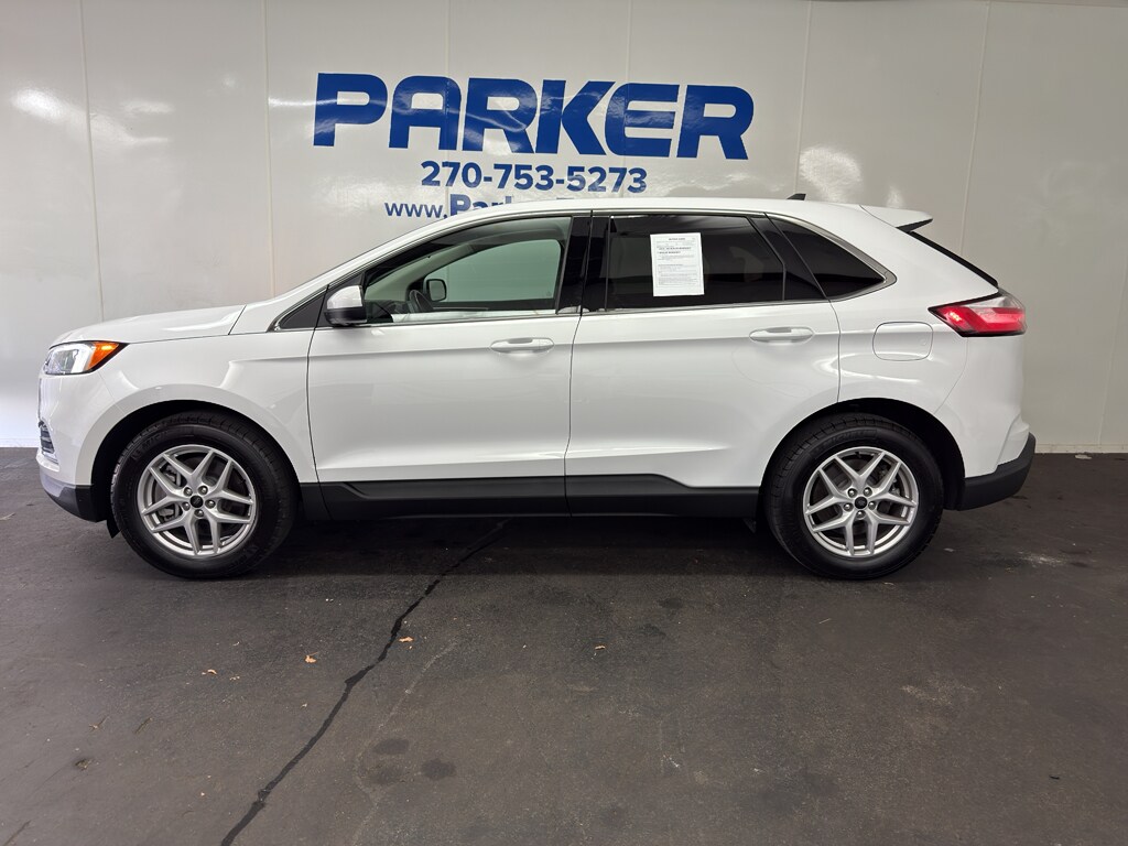 2024 Ford Edge SEL photo 2