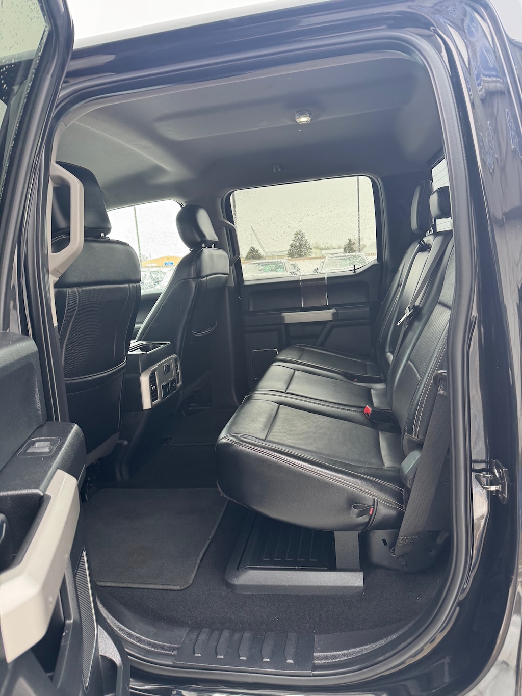 Used 2019 Ford F-350 lariat Truck Crew Cab