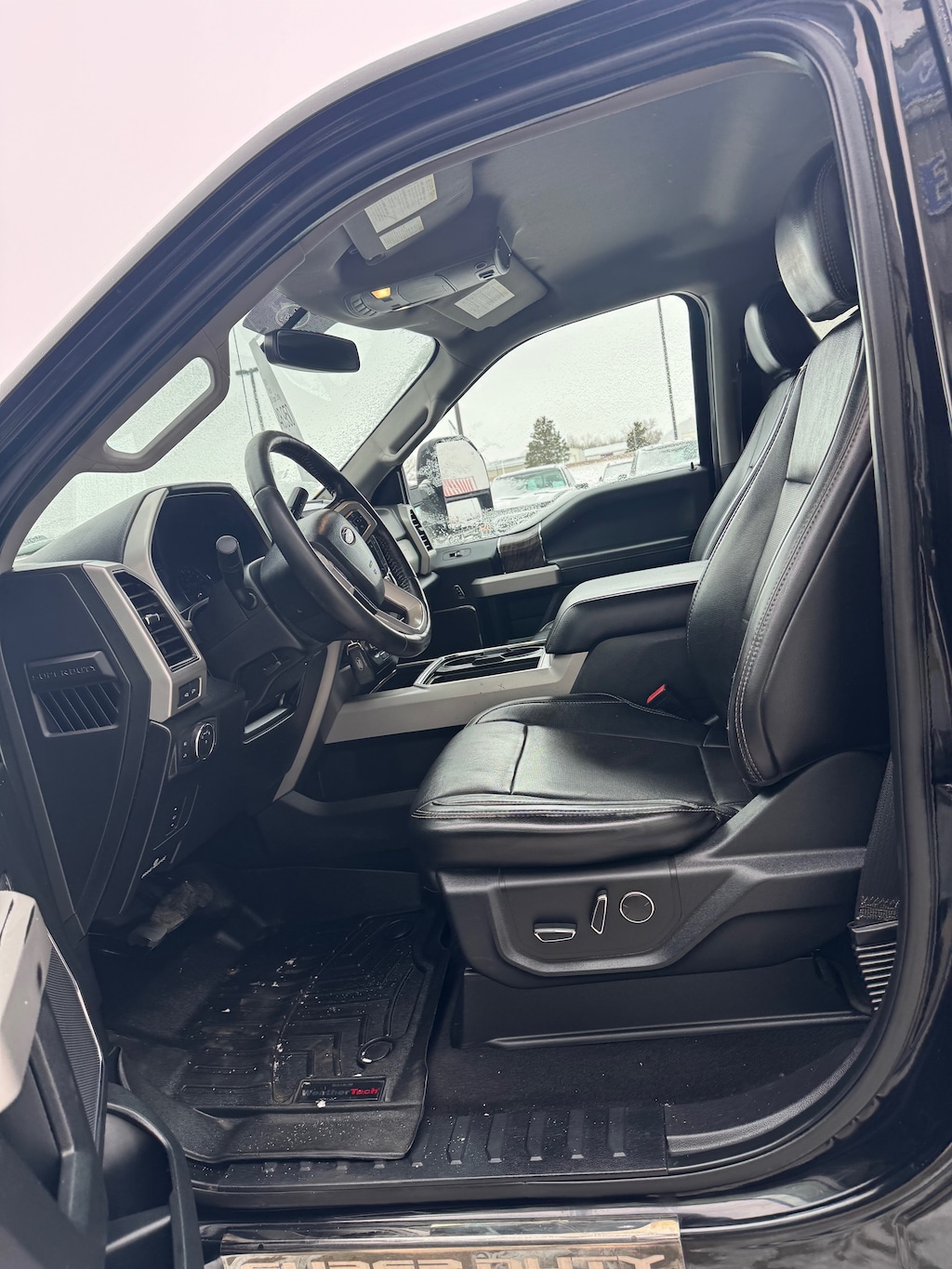 Used 2019 Ford F-350 lariat Truck Crew Cab