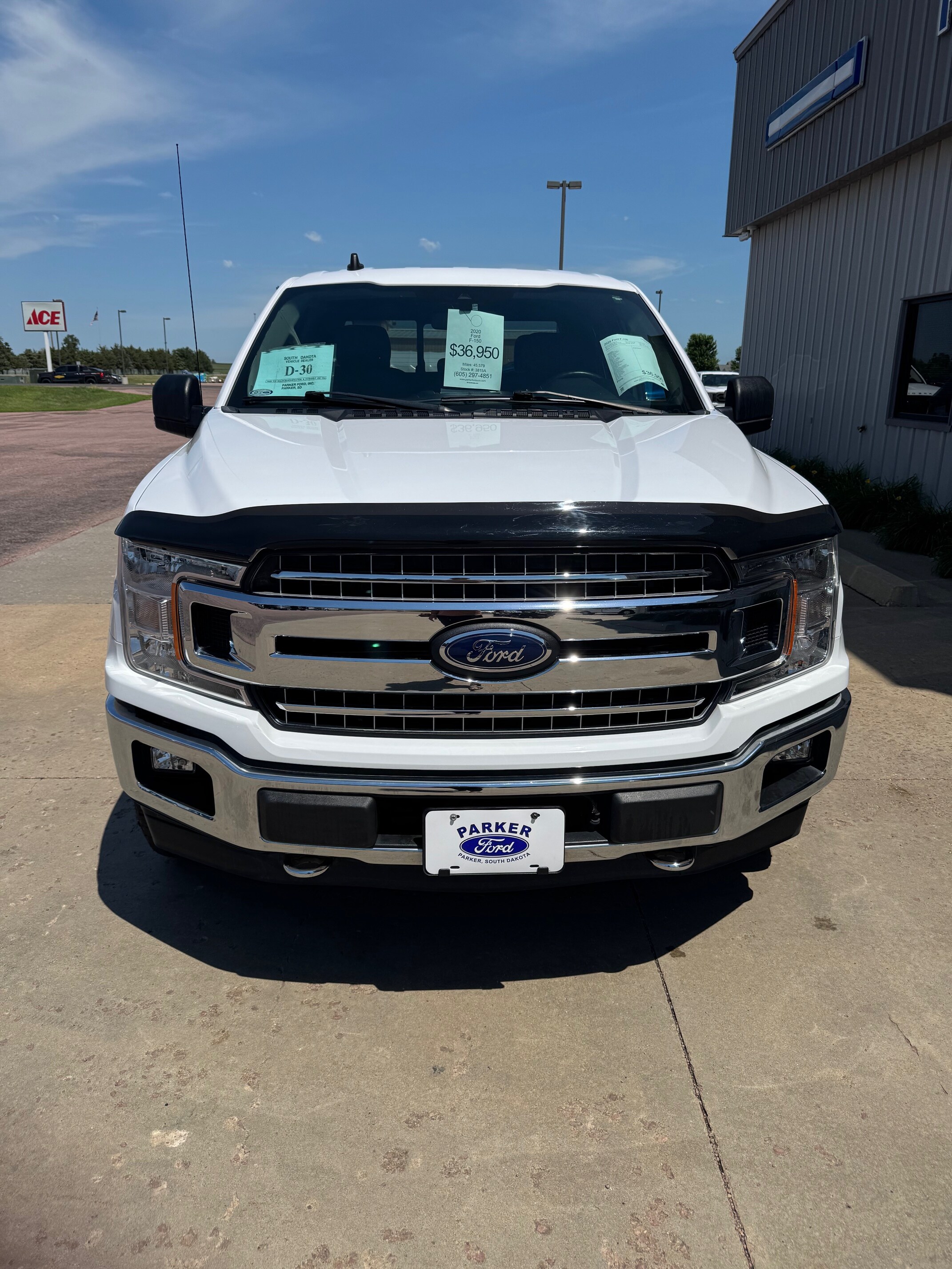 2020 Ford F-150 XLT photo 2