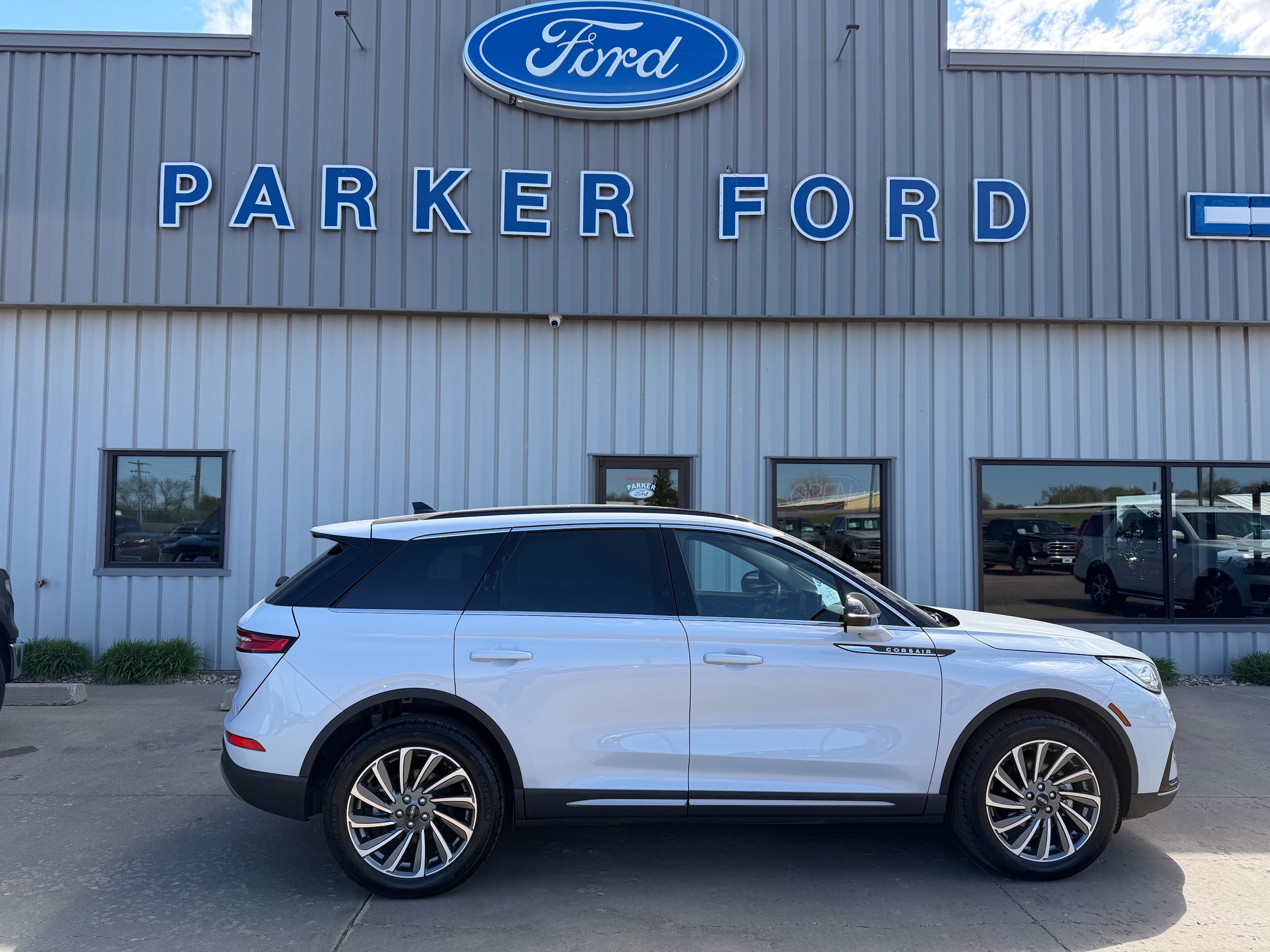 2025 Lincoln Corsair Reserve AWD's photo