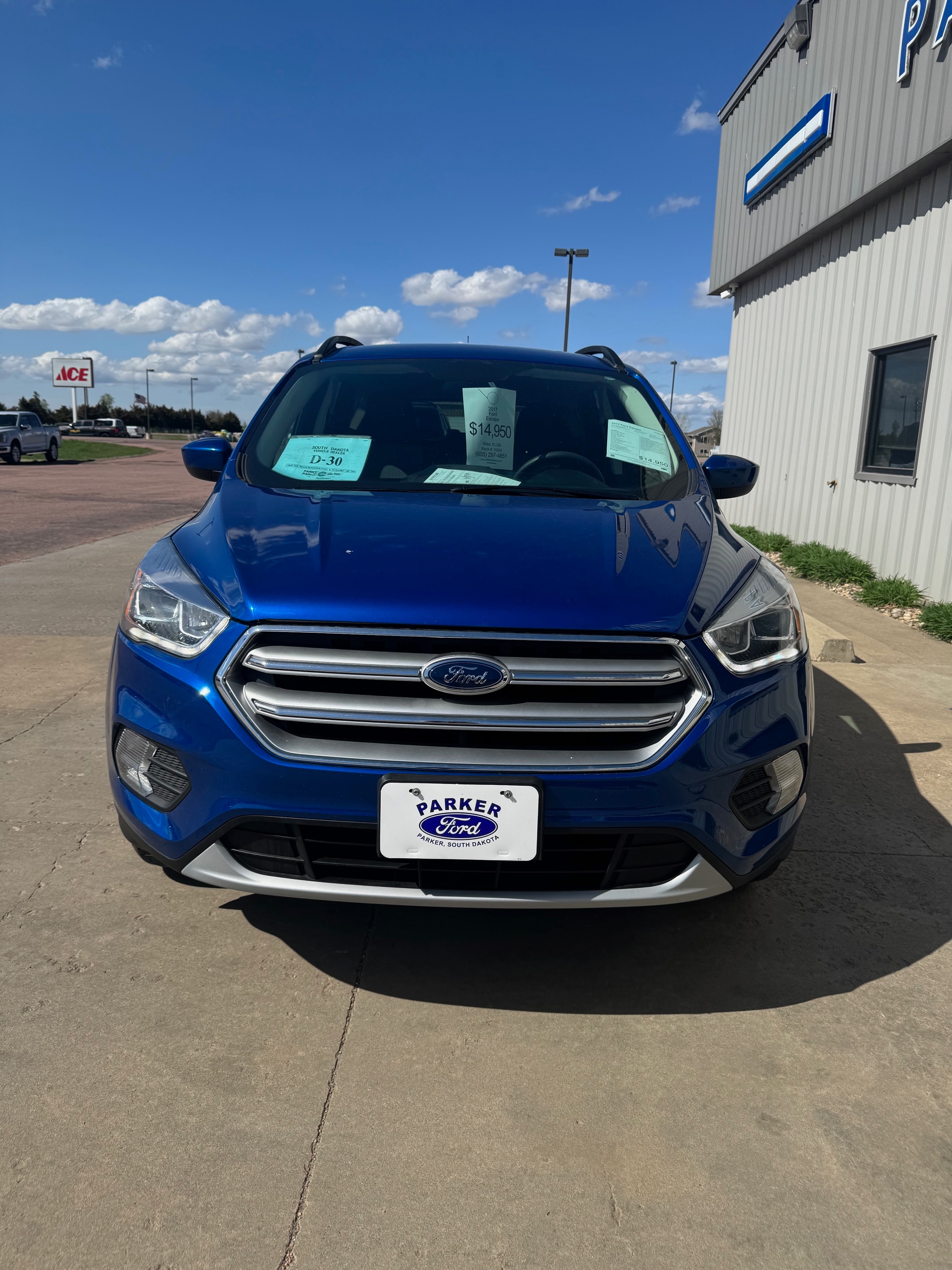 Used 2017 Ford Escape SE with VIN 1FMCU9GD9HUD11781 for sale in Parker, SD