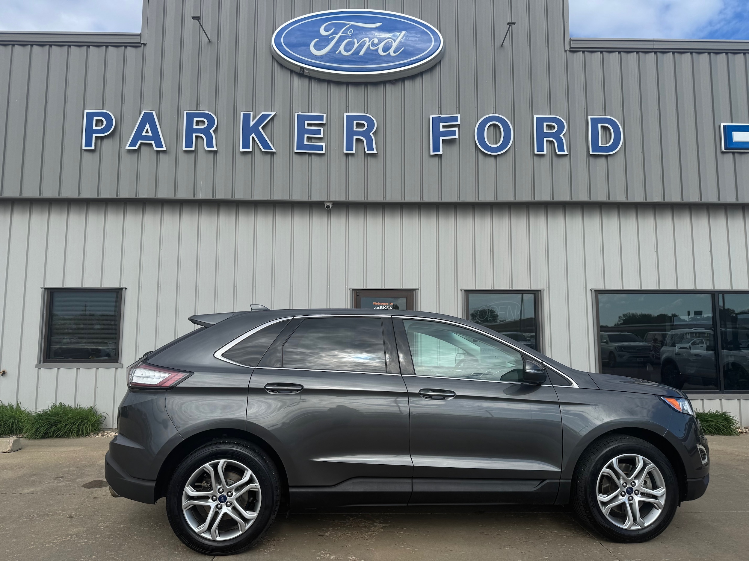 2024 Ford Edge Titanium