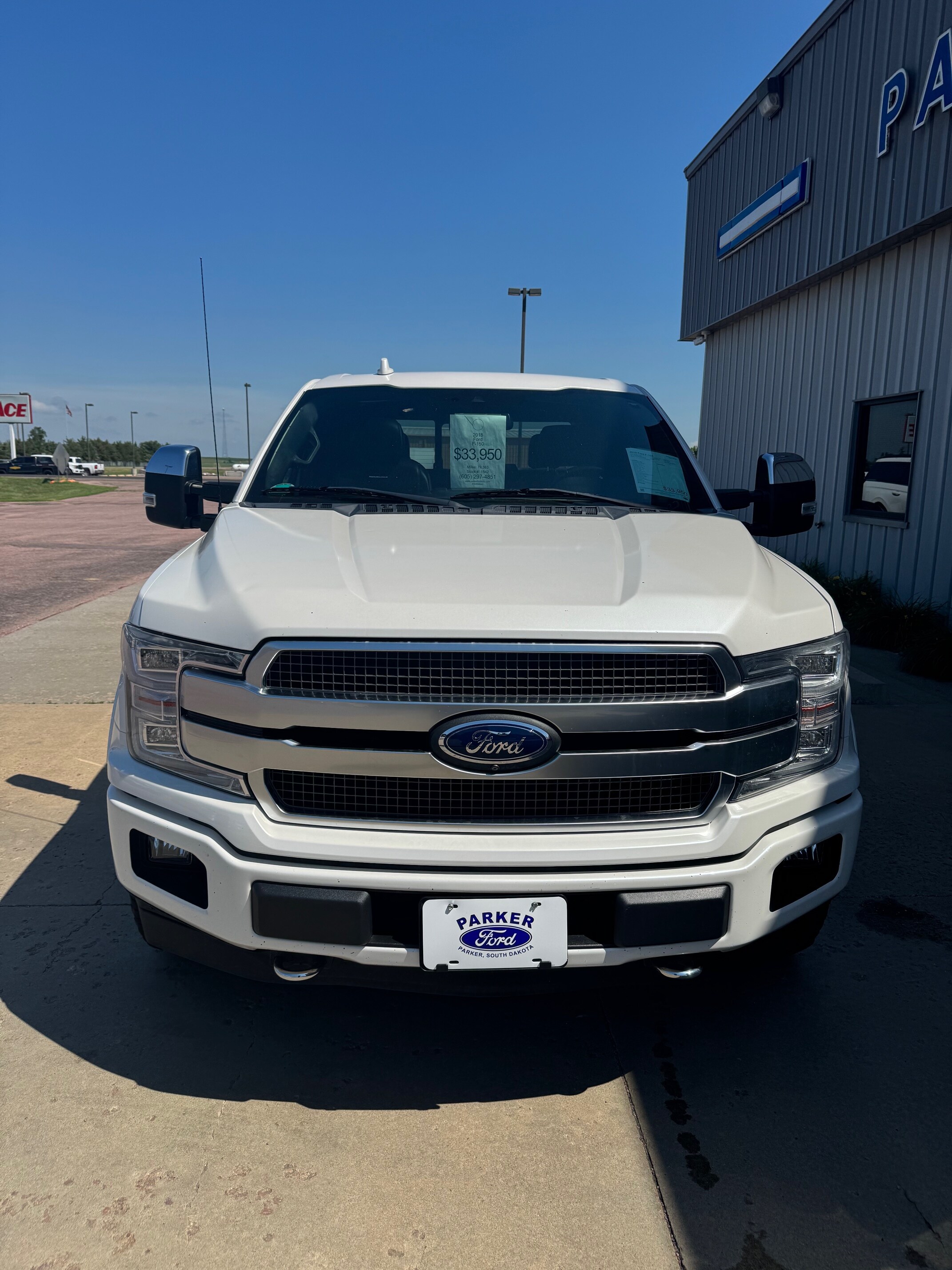 2018 Ford F-150 Platinum photo 2