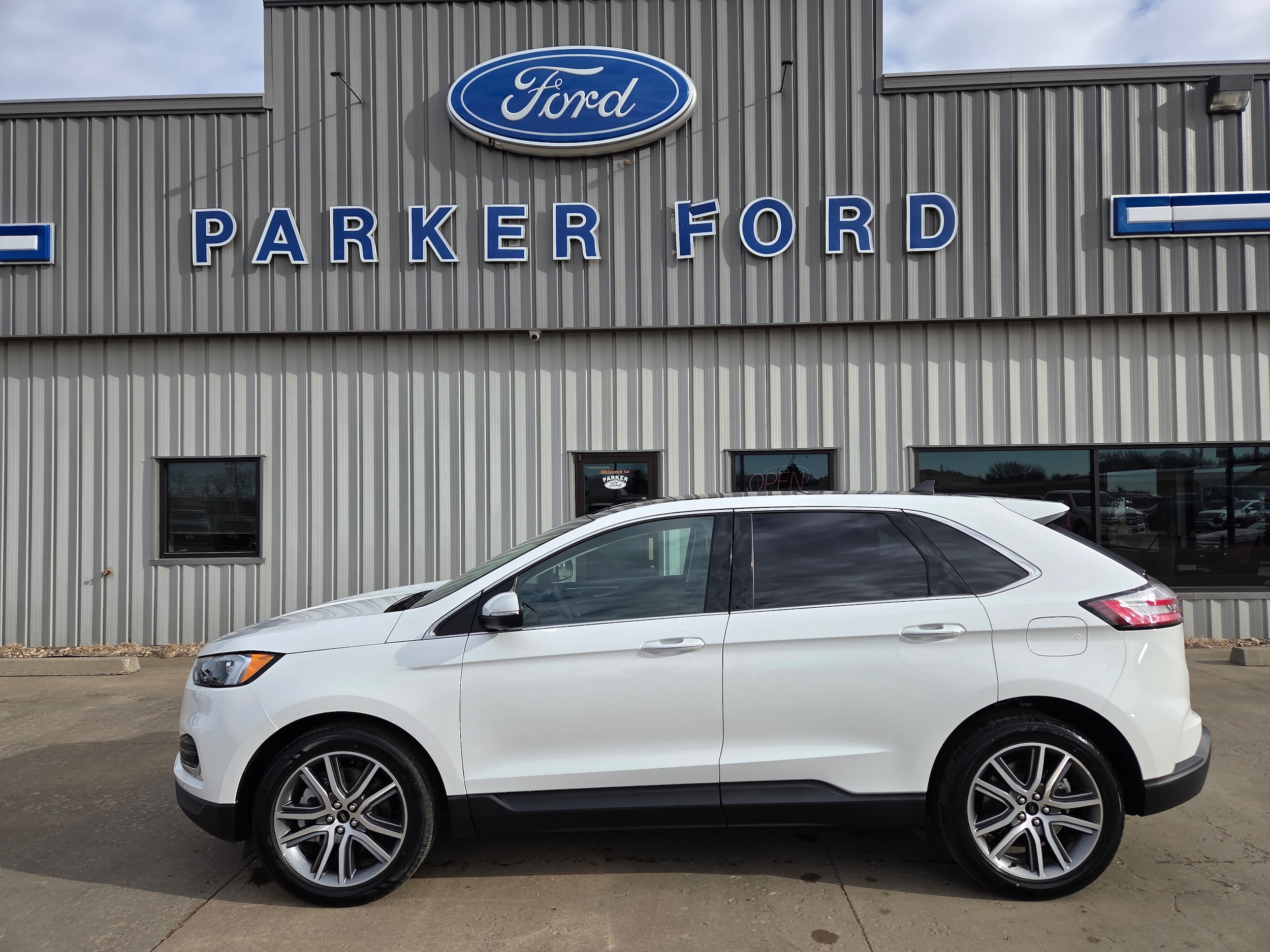 2023 Ford Edge Titanium