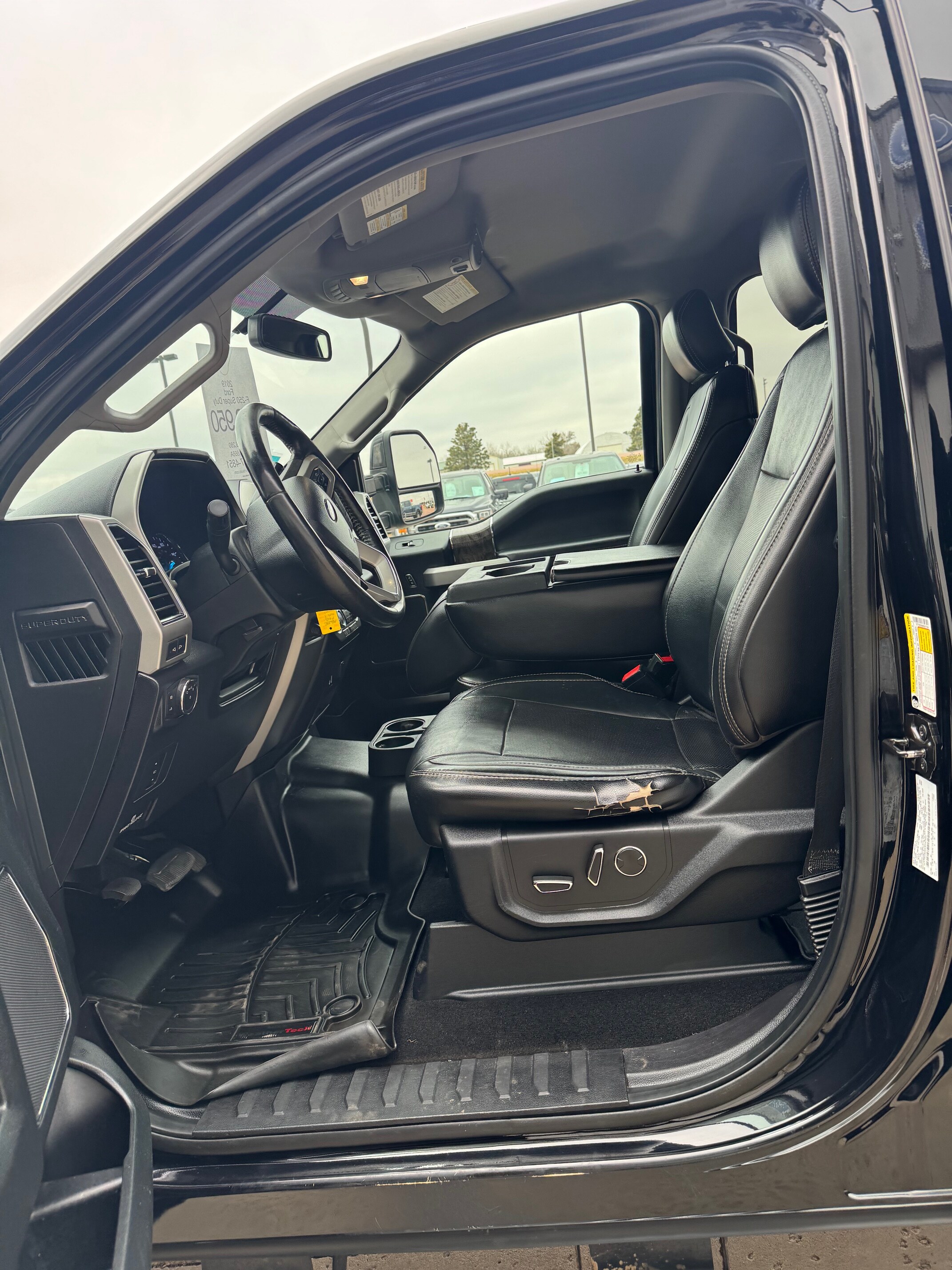 2019 Ford F-250 Lariat photo 3