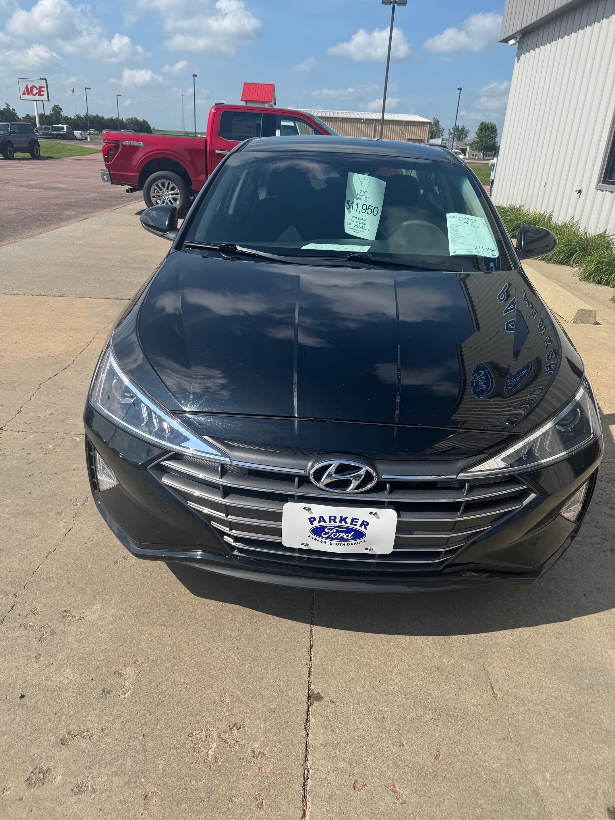 Used 2020 Hyundai Elantra SEL with VIN KMHD84LF8LU105329 for sale in Parker, SD