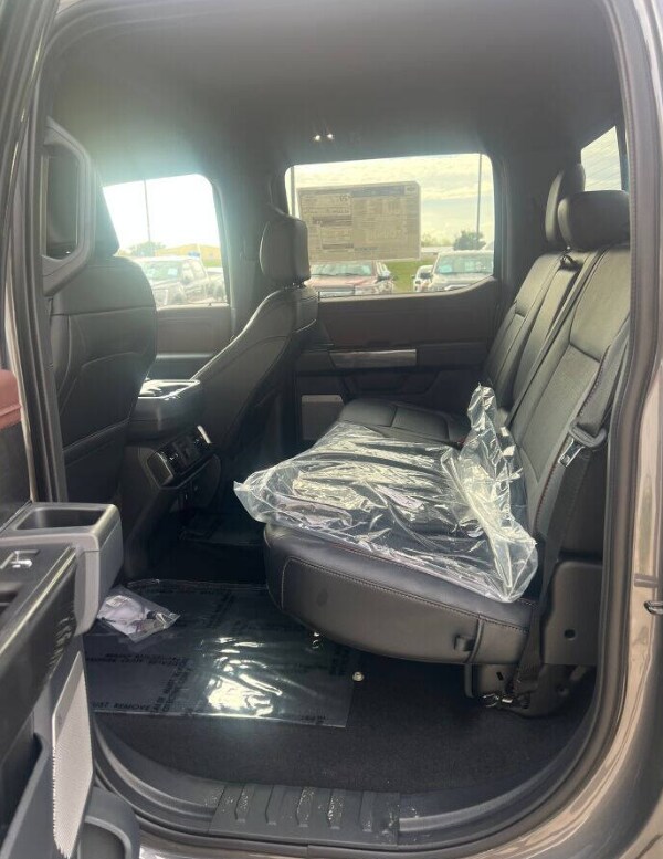 2023 Ford F-150 Lariat photo 4